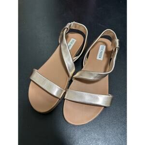 Steve Madden Dessie Flat Sandals Metallic Pink Silver Gladiator Womens Size 8